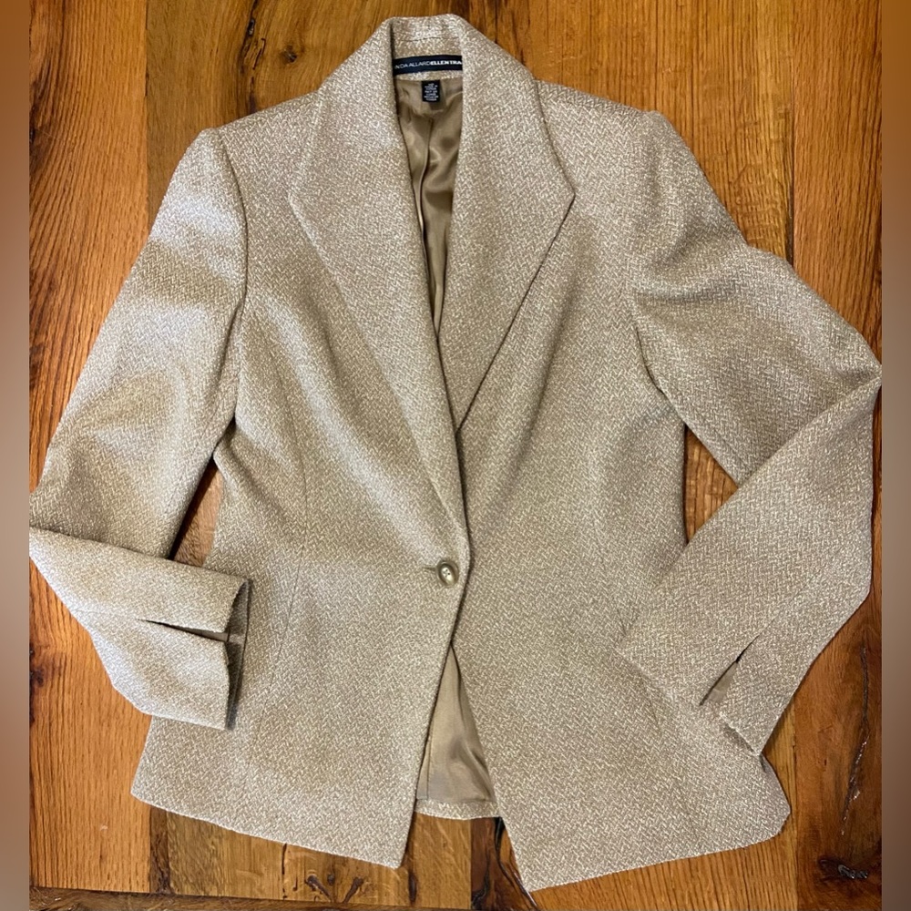 Ellen Tracy Classic Tan Wool Blend Lined Blazer, One Button Closure, Size 10